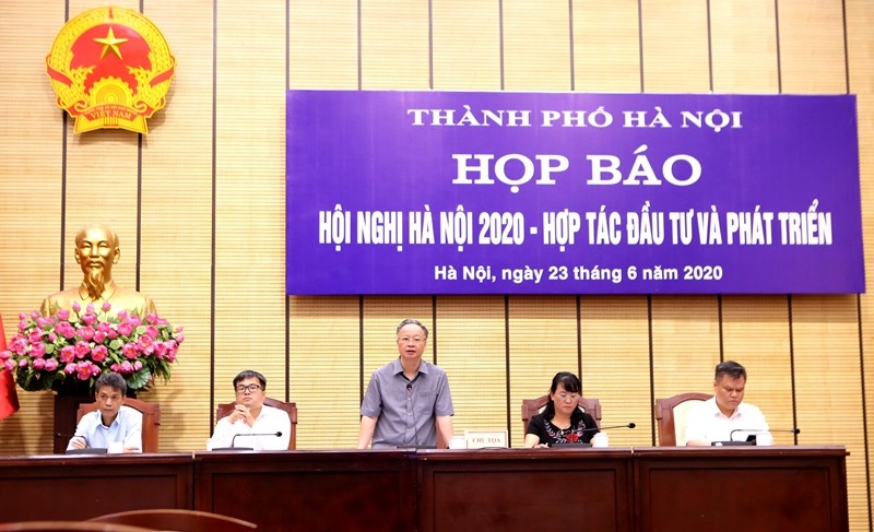 Ông Nguyễn Văn Sửu, Phó Chủ tịch thường trực UBND TP Hà Nội cho biết, Hội nghị “Hà Nội 2020 – Hợp tác Kl99ok phiên bản mới và Phát triển” có sự tham gia của 1.850 đại biểu, hơn 1.200 nhà Kl99ok phiên bản mới, Kl991.com World Cup 2026 Chính Thức trong nước và nước ngoài. Ảnh: Hồ Hạ.