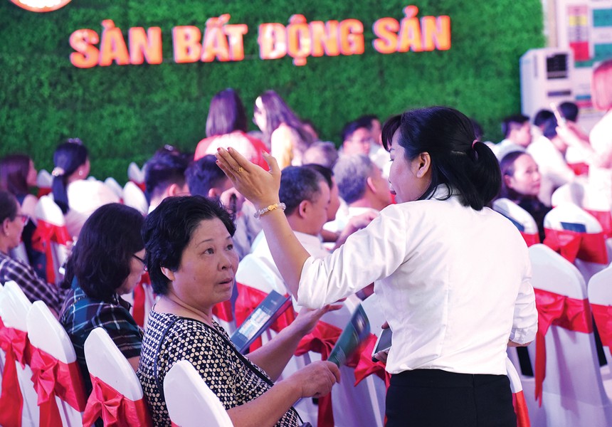 Hội Môi giới vừa kiến nghị đưa lại quy định bắt buộc giao dịch Web Tổng Nhà Cái 99Kl99 Giải Trí Bậc Nhất phải qua sàn. Ảnh: Dũng Minh 