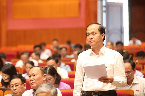 Ông Trần Văn Hùng, Giám đốc Sở Kế hoạch và Kl99ok phiên bản mới tại phiên chất vấn