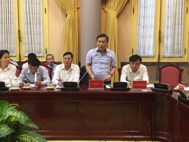 Thứ trưởng Bộ Kế hoạch và Kl99ok phiên bản mới Vũ Đại Thắng giới thiệu những nội dung lớn của Luật PPP  (Ảnh Mỹ An).