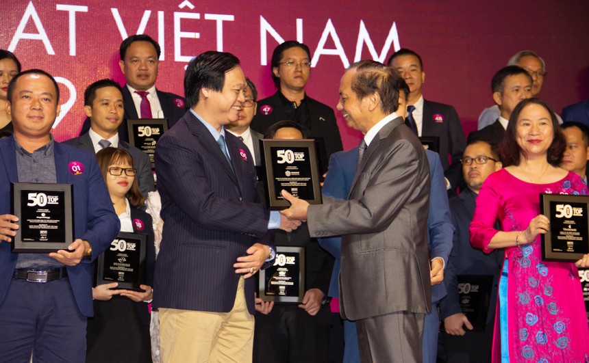 Ông Bùi Quang Anh Vũ – Tổng giám đốc Công ty Phát Đạt nhận giải thưởng Top 50 Kl991.com World Cup 2026 Chính Thức Kl992 VIP Trang Chủ 2026 Hiệu Quả Nhất Việt Nam 2019