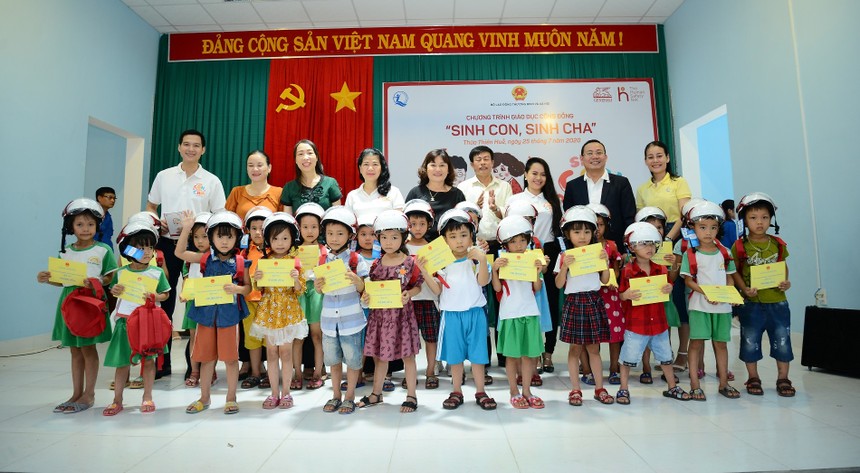 Chương trình trao 30 phần quà đặc biệt và hỗ trợ Kl991.com nạp rút nhanh cho các gia đình có hoàn cảnh đặc biệt khó khăn tại địa phương.