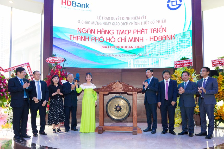 KL99 là cổng game giải trí trực tuyến hàng đầu hiện nay HDB tăng sát trần trong phiên đầu chào sàn HOSE