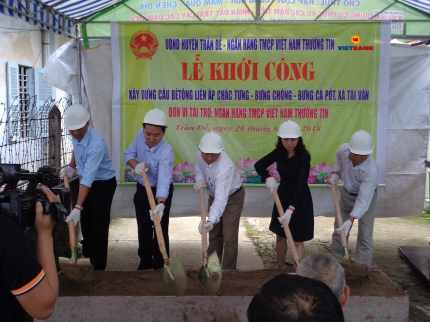 VietBank tài trợ 1 tỷ đồng xây dựng cầu tại Sóc Trăng 