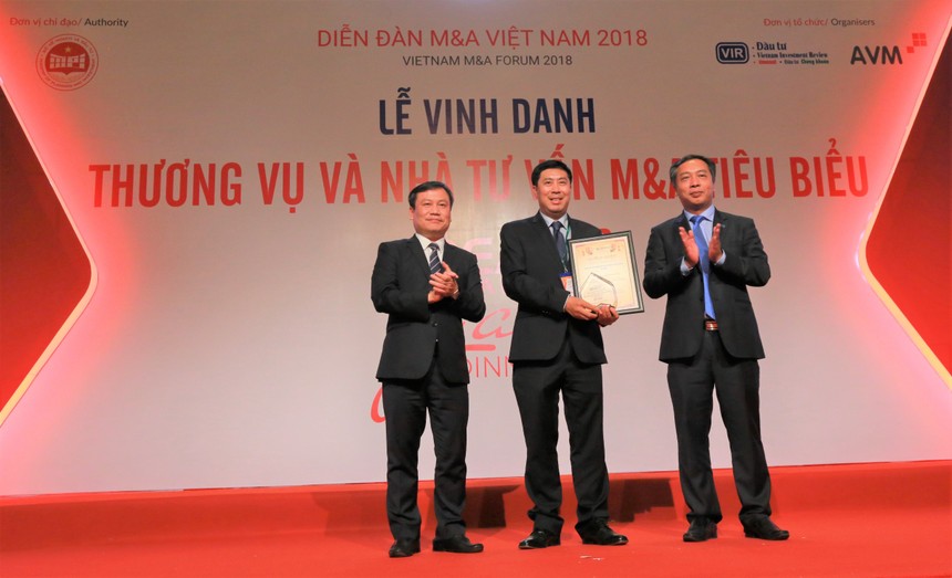 Ông Lê Thành Trung, Phó tổng giám đốc HDBank nhận giải “Kl991.com World Cup 2026 Chính Thức có chiến lược M & A tiêu biểu Nhất của Thập kỷ (2009- 2018