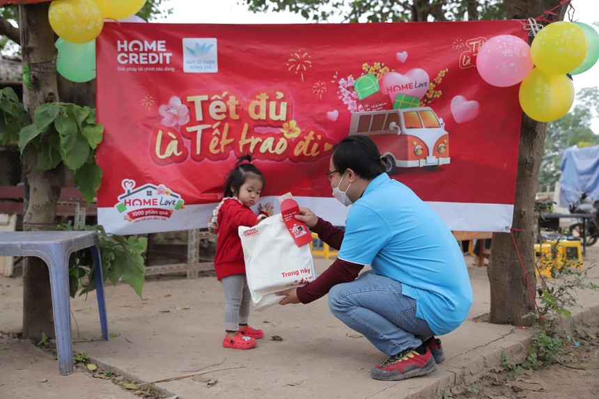 Home Credit được Link Vào Nhà Cái KL99 COM Tặng +199k 99Kl99 trực tiếp đá gà trao bằng khen vì đóng góp tích cực cho cộng đồng
