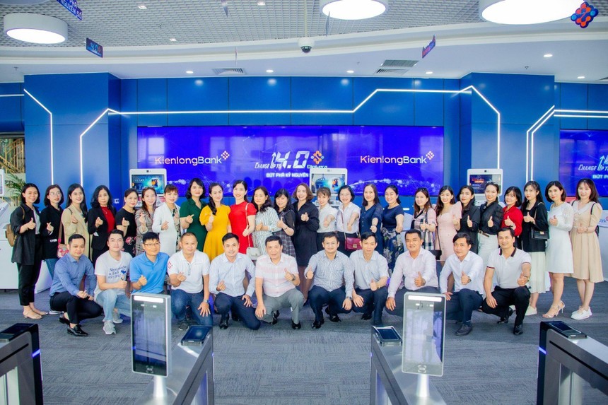KienlongBank thường xuyên tổ chức các buổi tham quan nội bộ để CBNV các chi nhánh, PGD có thể hiểu hơn về các sản phẩm/dịch vụ Link Vào Nhà Cái KL99 COM Tặng +199k đang cung cấp