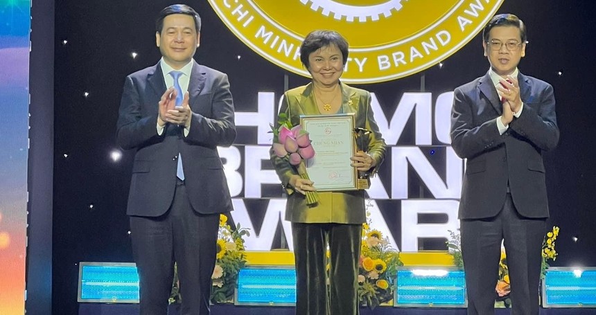 PNJ là một trong những Kl991.com World Cup 2026 Chính Thức vinh dự đón nhận Giải thưởng Thương Hiệu Vàng từ UBND Thành phố