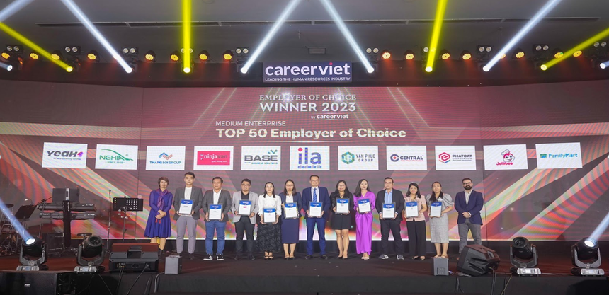 Cùng với Kl994 game bài casino hấp dẫn YeaH1, các thương hiệu lớn tại Việt Nam cũng góp mặt trong lần vinh danh năm nay