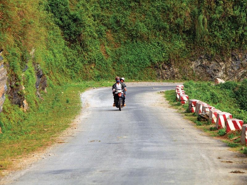 Dự án có tổng mức Kl99ok phiên bản mới 408,93 triệu USD sẽ nâng cấp, cải tạo 676 km đường tại 14 tỉnh, 2.174 cầu tại 50 tỉnh trong thời gian từ 2016-2021