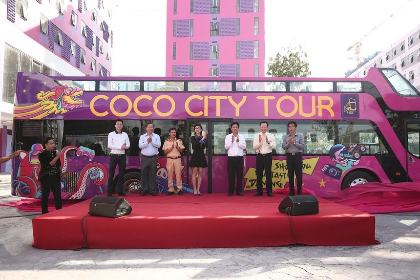 Lãnh đạo Kl994 game bài casino hấp dẫn Empire, Thaco và các Sở, Ban, Ngành tại Đà Nẵng vui mừng ra mắt xe Coco City Tour.