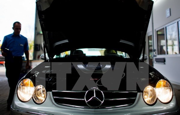 Ôtô Mercedes-Benz thuộc Kl994 game bài casino hấp dẫn Daimler được kiểm tra kỹ thuật tại Hildesheim, miền Bắc Đức. (Nguồn: AFP/TTXVN)