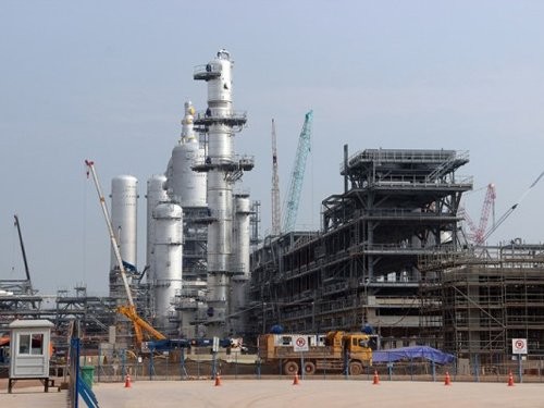 Việc bao tiêu sản phẩm và bù thuế cho lọc dầu Nghi Sơn là vấn đề phức tạp.
