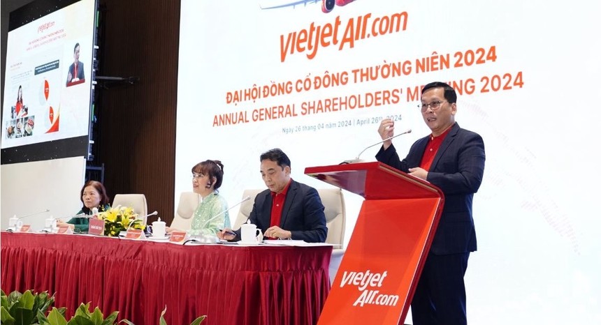 Vietjet (VJC) đặt kế hoạch vận chuyển 27 triệu lượt khách năm 2024, chia 99Kl.app mobile mới nhất 25%