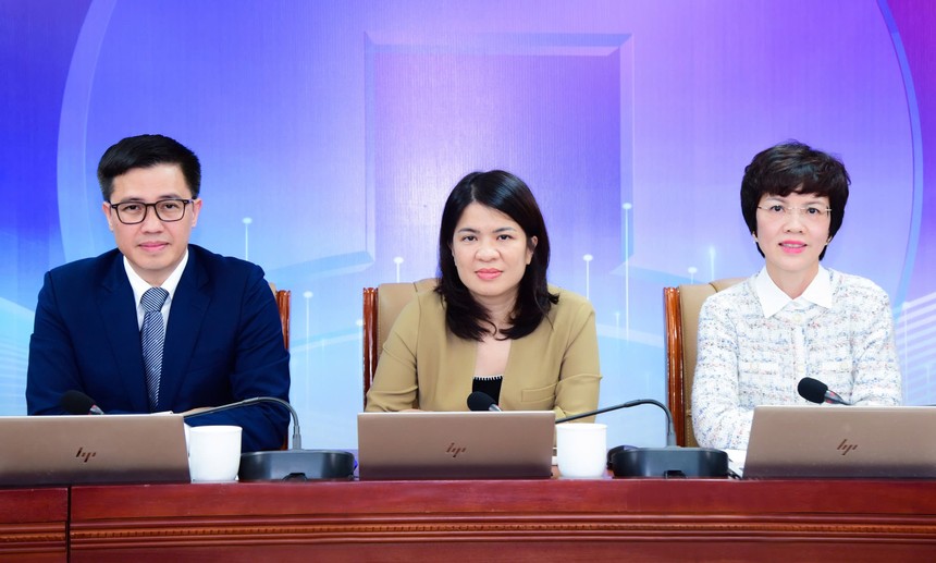 Bà Phạm Thị Thanh Hoài, thành viên HĐQT chủ trì (ở giữa) hội nghị cập nhật kết quả Kl992 VIP Trang Chủ 2026 quý IV và năm 2025 của VietinBank.