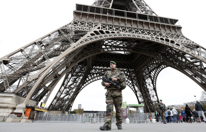 Việc Paris bị tấn công tác động mạnh tới tâm lý của giới Kl99ok phiên bản mới