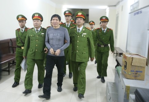 Khởi tố vụ án Cố ý làm lộ bí mật 99Kl99 trực tiếp đá gà