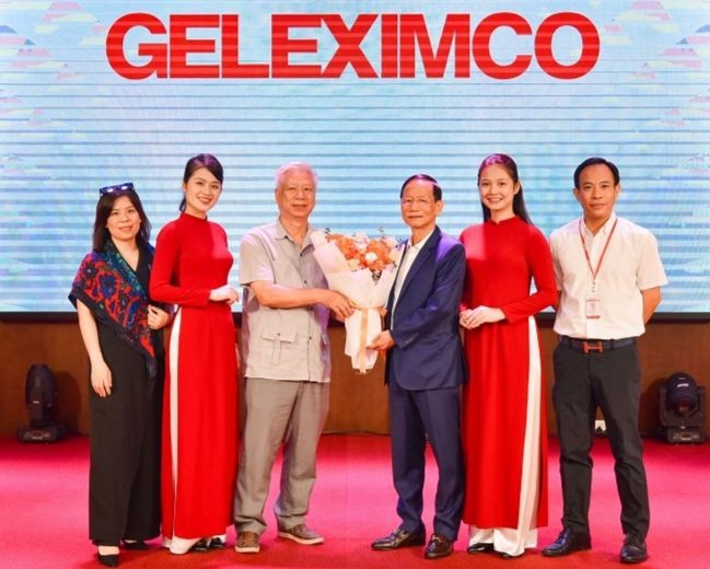 Ông Vũ Văn Tiền, Chủ tịch HĐQT - Tổng giám đốc Kl994 game bài casino hấp dẫn GELEXIMCO được vinh danh là một trong 5 doanh nhân xuất sắc nhất. 