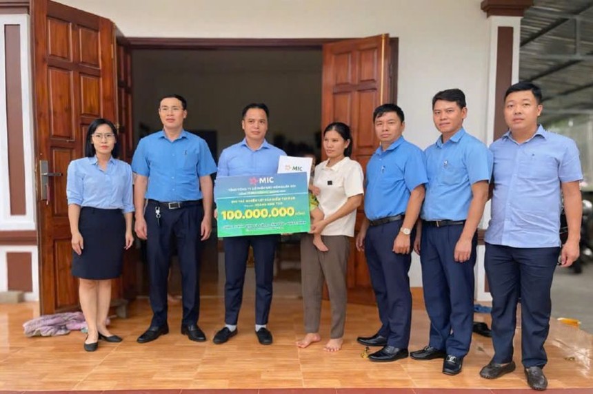Kl99kl phiên bản hoạt động Quân đội tạm ứng bồi thường cho 2 khách hàng sau siêu bão Yagi