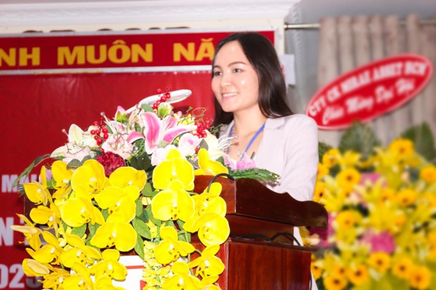 Bà Lê Thị Nguyệt Thu - Chủ tịch Kl994 game bài casino hấp dẫn Sao Mai kiên định đưa Sao Mai tăng trưởng mới