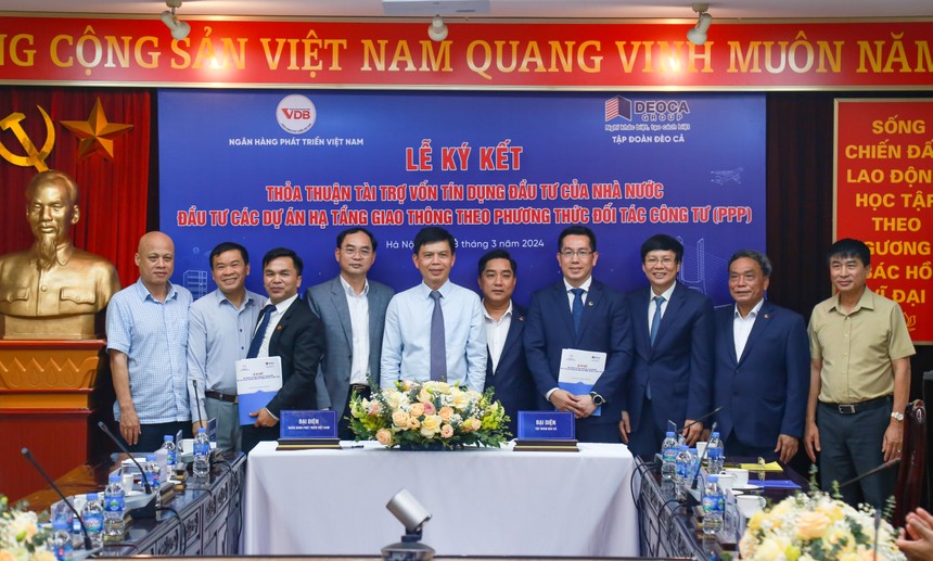 Theo thoả thuận giữa Kl994 game bài casino hấp dẫn Đèo Cả và VDB chi nhánh Lâm Đồng tổng mức vốn cung ứng dự kiến giai đoạn từ năm 2024 - 2027 khoảng 20.000 tỷ đồng, được phân bổ một theo các năm.