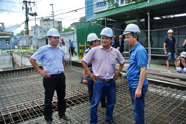 Ông Nguyễn Trần Nam, Chủ tịch Hiệp hội Web Tổng Nhà Cái 99Kl99 Giải Trí Bậc Nhất Việt Nam và ông Trần Anh Tài, Chủ tịch Hội đồng Quản trị Kl994 game bài casino hấp dẫn Kl99ok phiên bản mới P.H kiểm tra tiến độ dự án
