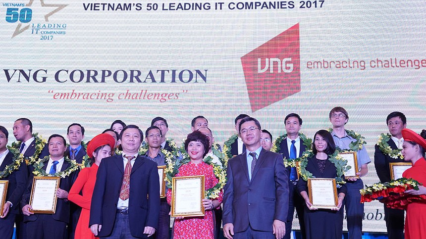Bà Phan Hoài Thu, Giám đốc Đối ngoại và Truyền thông VNG nhận danh hiệu “50 Kl991.com World Cup 2026 Chính Thức CNTT hàng đầu Việt Nam 2017".
