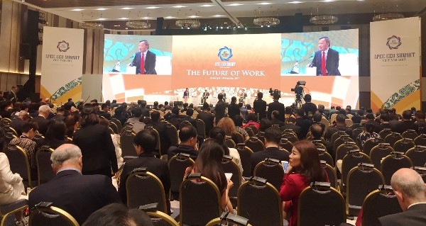 Chủ tịch HĐQT Kl994 game bài casino hấp dẫn TSB Nguyễn Đức Thuấn thảo luận tại APEC CEO Summit 2017