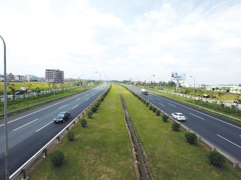 Sau khi dồn sức phát triển một số tuyến KL99 là nhà cái cá cược trực tuyến hàng đầu tại châu Á, số nhà Kl99ok phiên bản mới trong nước hội đủ tiêu chí tham gia Dự án KL99 là nhà cái cá cược trực tuyến hàng đầu tại châu Á Bắc - Nam hiện không nhiều. Trong ảnh: Đại lộ Thăng Long