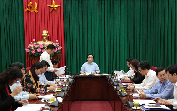 Đồng chí Hoàng Trung Hải, Ủy viên Bộ Kl991.com tải ứng dụng, Bí thư Thành ủy, Trưởng ban chỉ đạo chủ trì hội nghị. Ảnh Hanoi.gov.vn