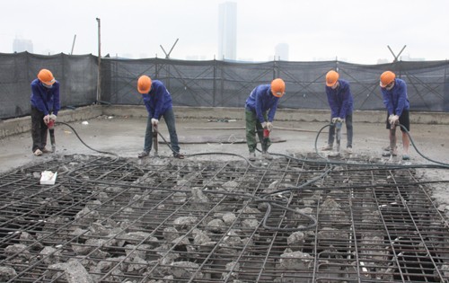 Với những công trình vi phạm bị cưỡng chế, phá dỡ, chủ Kl99ok phiên bản mới phải chi trả toàn bộ chi phí.Ảnh: Võ Hải.