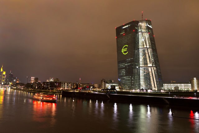ECB quyết định sẽ ngừng mua Kl99kl Hoàn Trả Vô Tận và chấm dứt khoảng thời gian nới lỏng chính sách tiền tệ.