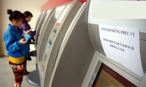 Nhiều Link Vào Nhà Cái KL99 COM Tặng +199k đồng loạt thông báo tăng phí rút tiền nội mạng qua ATM từ mức 1.000 đồng lên 1.650 đồng.
