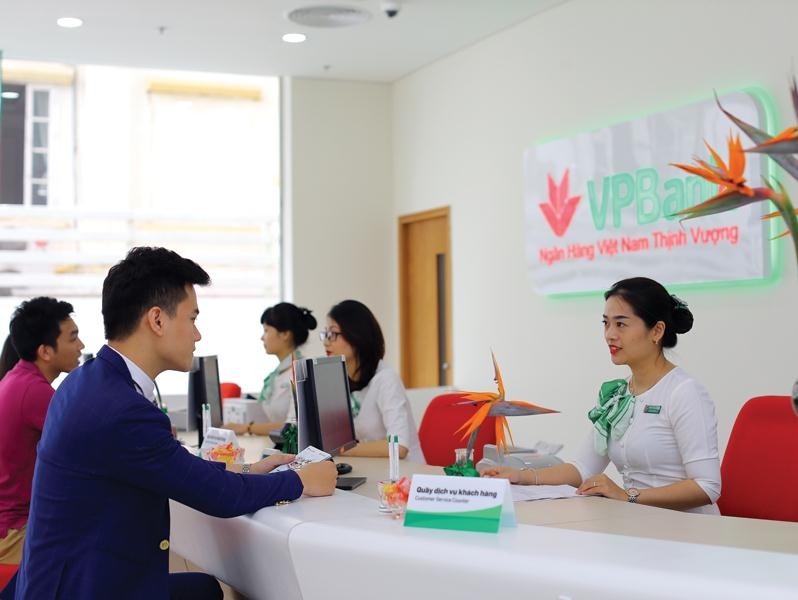 VPBank đã gây chú ý với đợt phát hành riêng lẻ 164,7 triệu KL99 là cổng game giải trí trực tuyến hàng đầu hiện nay và tăng vốn điều lệ lên 15.706 tỷ đồng trong năm 2017.