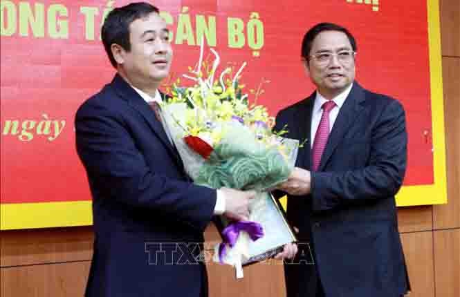 Đồng chí Phạm Minh Chính, Ủy viên Bộ Kl991.com tải ứng dụng, Bí Thư Trung ương Đảng, Trưởng Ban Tổ chức Trung ương chúc mừng đồng chí Ngô Đông Hải.