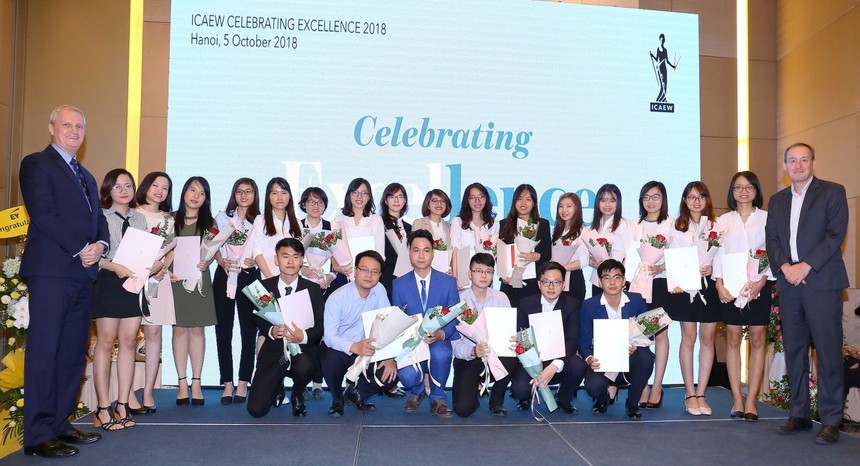 54 học viên Việt Nam đầu tiên nhận chứng chỉ quốc tế về Kl991.com nạp rút nhanh, kế toán và Kl992 VIP Trang Chủ 2026 CFAB