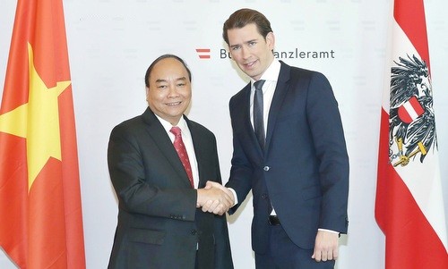 Thủ tướng Nguyễn Xuân Phúc và Thủ tướng Sebastian Kurz trước cuộc hội đàm ngày 15/10. Ảnh: Báo Kl993 ưu đãi thưởng hấp dẫn.