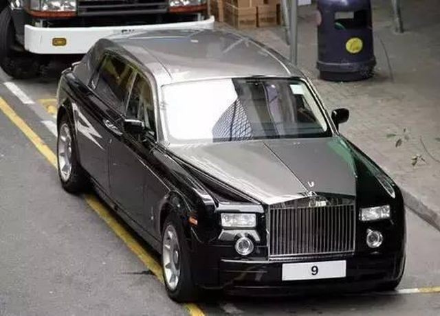 Chiếc xe biển số “9” đắt đỏ của ông trùm Kl992 VIP Trang Chủ 2026 Hồng Kông Albert Yeung.