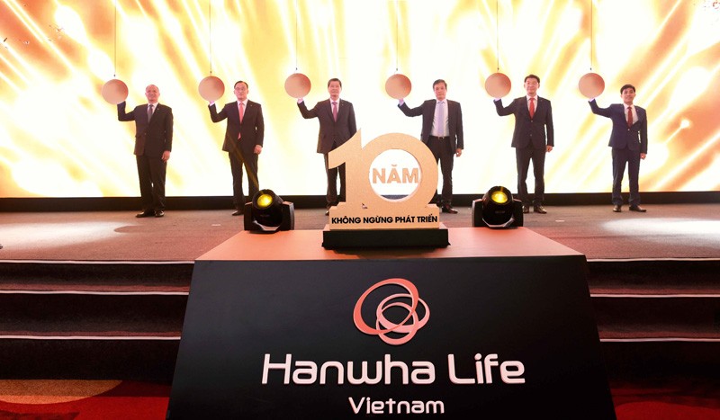 Lãnh đạo Kl994 game bài casino hấp dẫn Hanwha, Hanwha Life Việt Nam và Đại diện Cục Quản lý, Giám Sát Kl99kl phiên bản hoạt động thực hiện nghi thức kỷ niệm 10 năm thành lập.