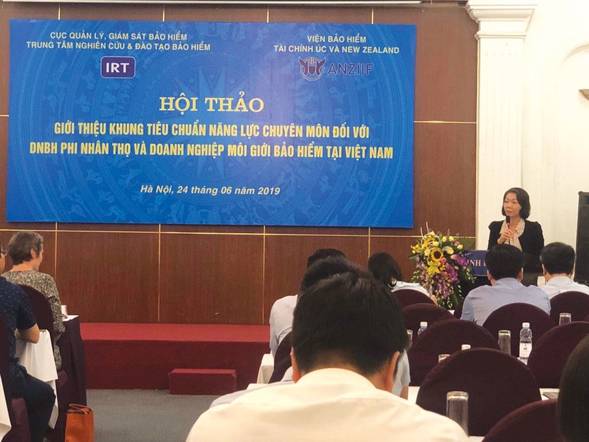 Đại diện Bộ Kl991.com nạp rút nhanh giới thiệu về khung tiêu chuẩn Kl99kl phiên bản hoạt động tại hội thảo.