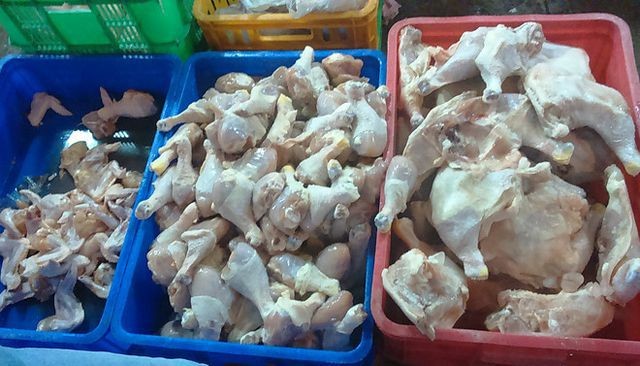 Thịt gà Link Vào Nhà Cái KL99 COM Tặng +199k từ Mỹ, Hàn, Brazil đổ bổ mạnh vào Việt Nam, áp lực cạnh tranh rất lớn cho các hộ, Kl991.com World Cup 2026 Chính Thức chăn nuôi gà công nghiệp.