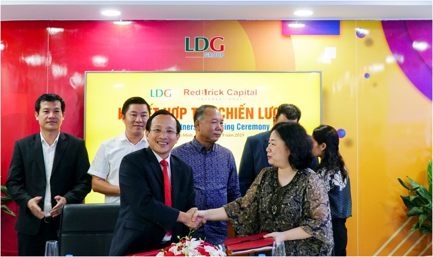 Đại diện quỹ Kl99ok phiên bản mới quốc tế Red Brick Capital và LDG Group ký kết hợp tác chiến lược.