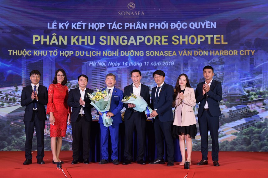 Ký kết hợp tác phân phối độc quyền phân khu Singapore Shoptel thuộc dự án Sonasea Vân Đồn Harbor City giữa Kl994 game bài casino hấp dẫn CEO và Hải Phát Land.