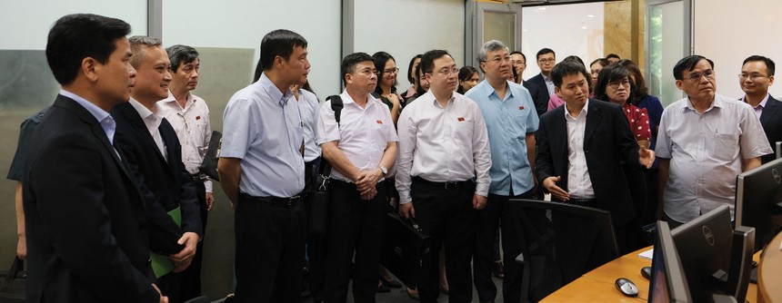 Các đại biểu Quốc hội tìm hiểu về thị trường 99Kl99 link đăng nhập tại Sở Giao dịch 99Kl99 link đăng nhập Hà Nội, tháng 7/2019.