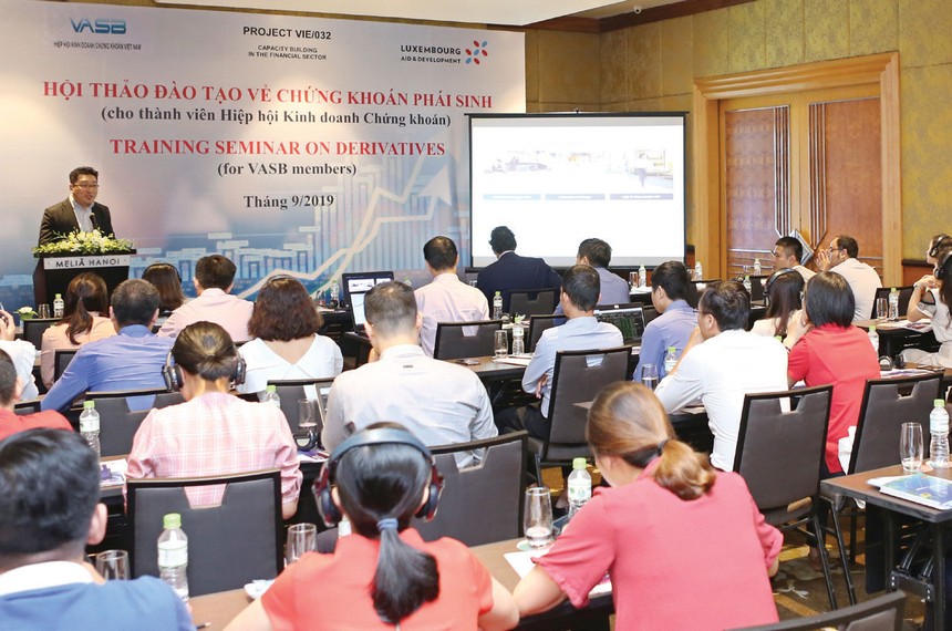 VASB đề xuất Ủy ban 99Kl99 link đăng nhập 99Kl99 trực tiếp đá gà phối hợp xây dựng cơ sở dữ liệu người hành nghề, trong đó có dữ liệu đánh giá tuân thủ đạo đức nghề nghiệp của các cá nhân.