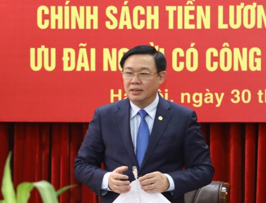 Phó Thủ tướng Kl993 ưu đãi thưởng hấp dẫn Vương Đình Huệ.