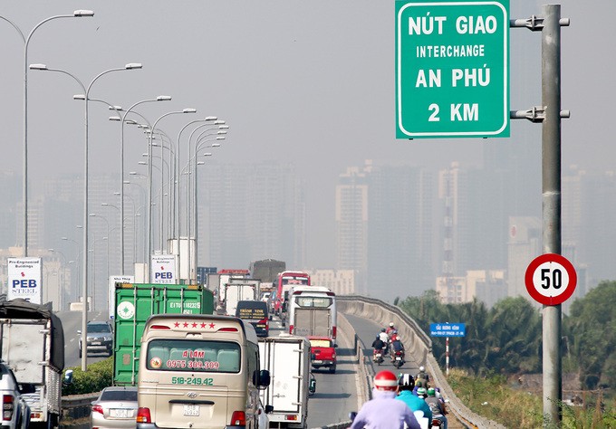 Đường dẫn KL99 là nhà cái cá cược trực tuyến hàng đầu tại châu Á TP.HCM - Long Thành - Dầu Giây tới nút giao An Phú luôn đông xe. Ảnh: Gia Minh.