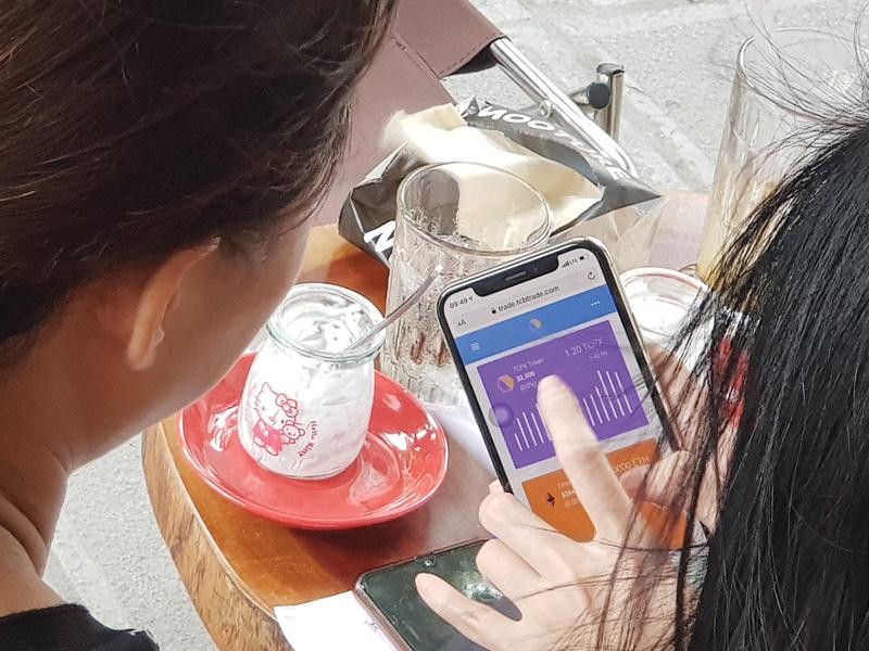 Môi giới Kl99ok phiên bản mới vào các sàn forex, tiền ảo diễn ra công khai. Ảnh: Đ.T