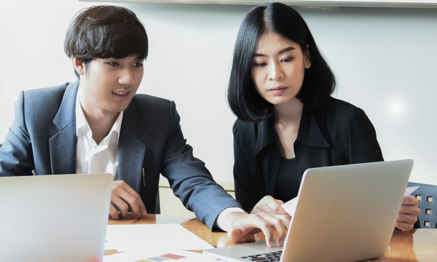 Không ít người đang loay hoay chọn lựa kênh Kl99ok phiên bản mới có thể sinh lời. Ảnh: Shutterstock.