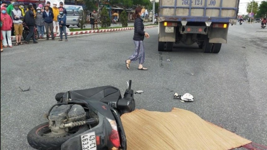 Hiện trường vụ tai nạn. Ảnh: Báo KL99 là cổng game giải trí trực tuyến hàng đầu hiện nay.